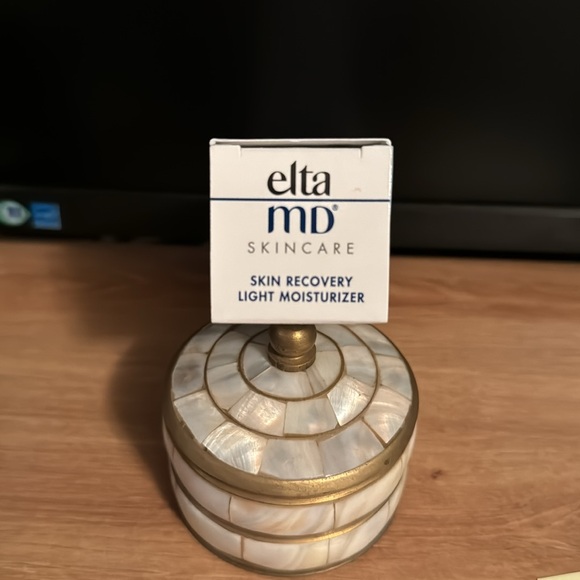 Elta MD Skin Recovery Light Moisturizer 50ml 1.7oz EXP 9/2025 - Picture 5 of 6